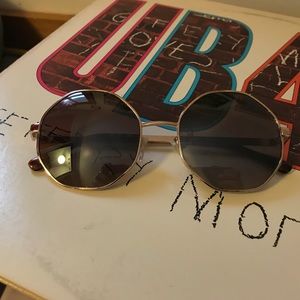 Guess Octagonal Sunnies